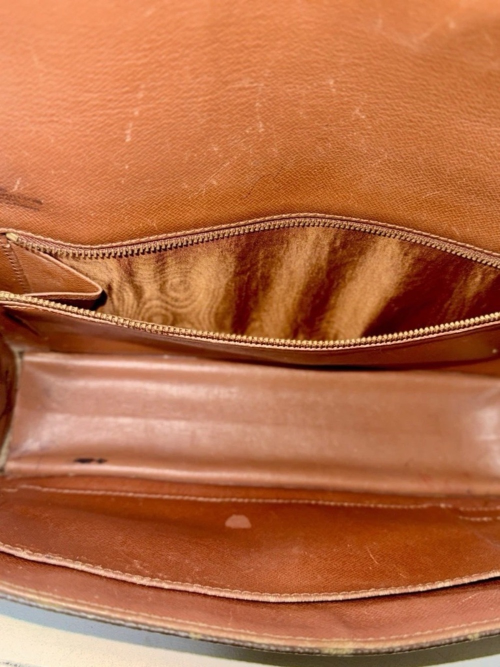 LOUIS VUITTON Monogram Dame Crossbody - Picture 9 of 13